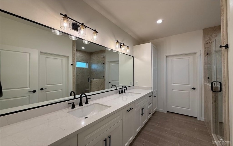 4112 Carol Lane, Edinburg, TX 78541, 3 Bedrooms Bedrooms, ,2 BathroomsBathrooms,Residential,For Sale,4112 Carol Lane,0,486011