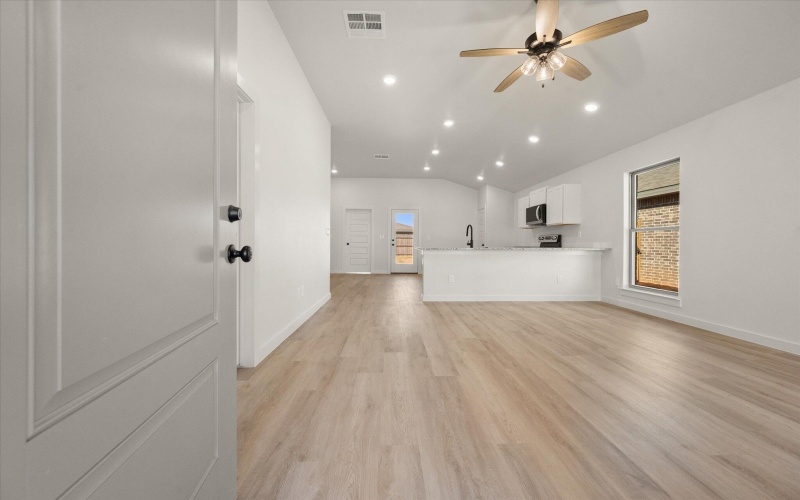 2013 Cottonwood Avenue, Wolfforth, TX 79382, 3 Bedrooms Bedrooms, ,2 BathroomsBathrooms,Residential,For Sale,2013 Cottonwood Avenue,0,202562538