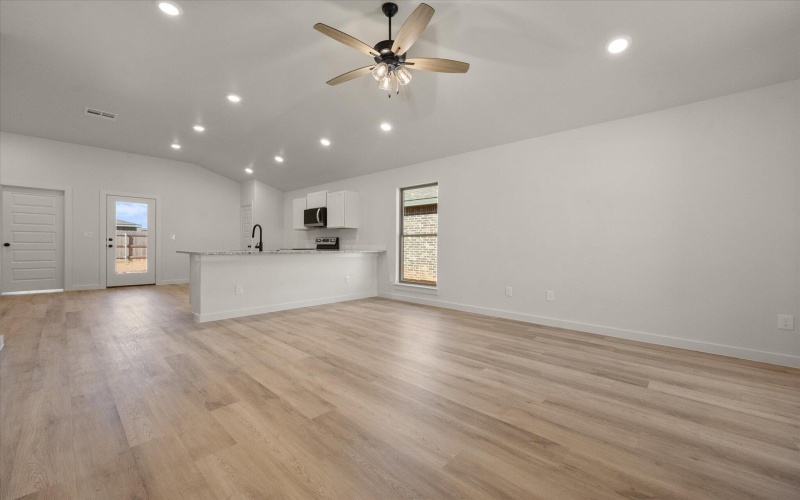 2013 Cottonwood Avenue, Wolfforth, TX 79382, 3 Bedrooms Bedrooms, ,2 BathroomsBathrooms,Residential,For Sale,2013 Cottonwood Avenue,0,202562538