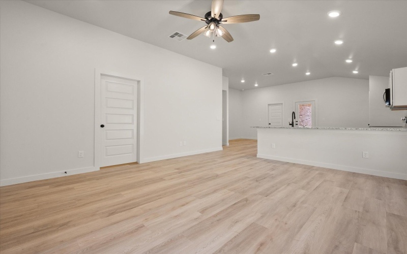 2013 Cottonwood Avenue, Wolfforth, TX 79382, 3 Bedrooms Bedrooms, ,2 BathroomsBathrooms,Residential,For Sale,2013 Cottonwood Avenue,0,202562538