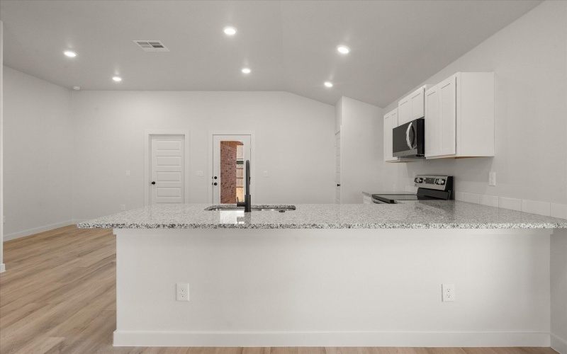 2013 Cottonwood Avenue, Wolfforth, TX 79382, 3 Bedrooms Bedrooms, ,2 BathroomsBathrooms,Residential,For Sale,2013 Cottonwood Avenue,0,202562538