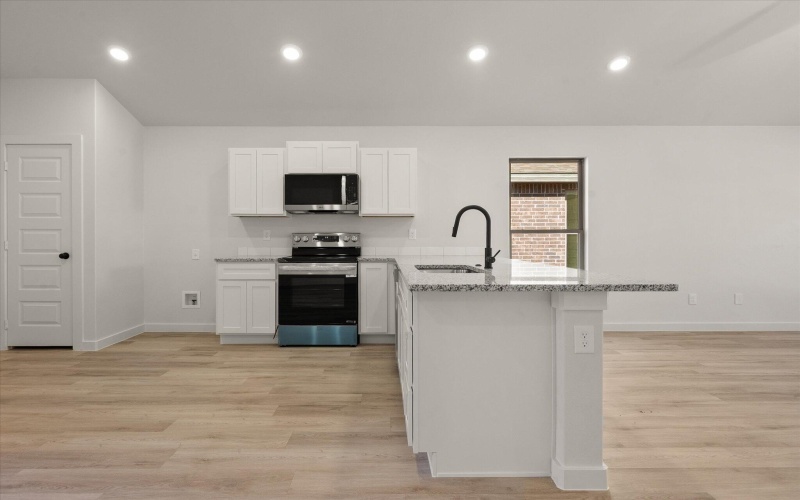 2013 Cottonwood Avenue, Wolfforth, TX 79382, 3 Bedrooms Bedrooms, ,2 BathroomsBathrooms,Residential,For Sale,2013 Cottonwood Avenue,0,202562538