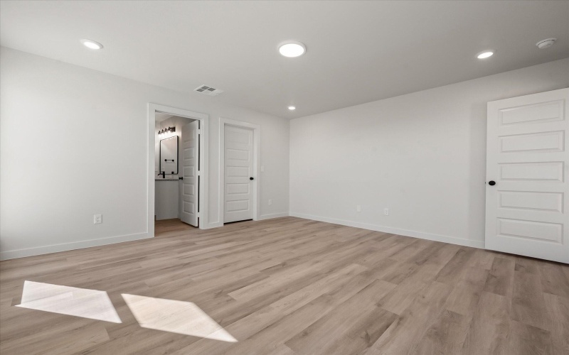 2010 Cottonwood Avenue, Wolfforth, TX 79382, 3 Bedrooms Bedrooms, ,2 BathroomsBathrooms,Residential,For Sale,2010 Cottonwood Avenue,0,202562540