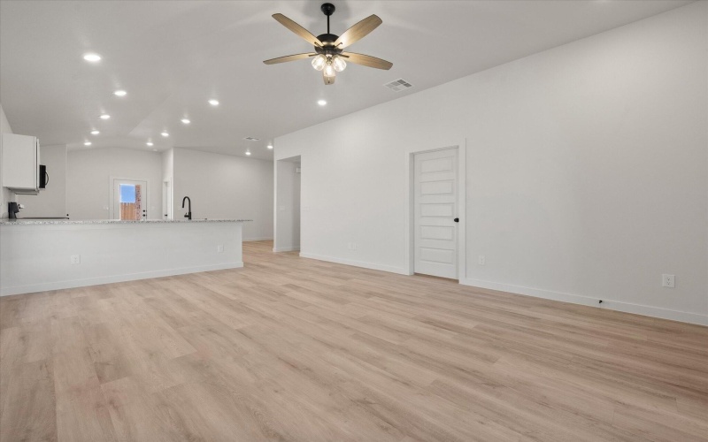 2010 Cottonwood Avenue, Wolfforth, TX 79382, 3 Bedrooms Bedrooms, ,2 BathroomsBathrooms,Residential,For Sale,2010 Cottonwood Avenue,0,202562540