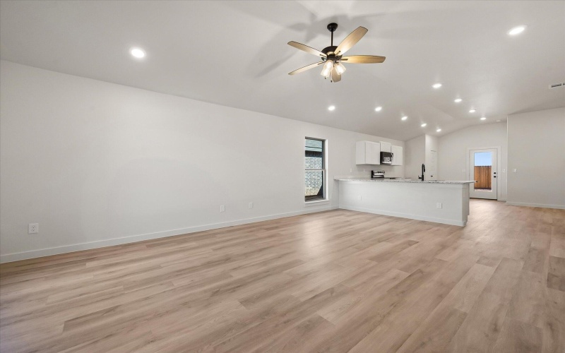 2010 Cottonwood Avenue, Wolfforth, TX 79382, 3 Bedrooms Bedrooms, ,2 BathroomsBathrooms,Residential,For Sale,2010 Cottonwood Avenue,0,202562540