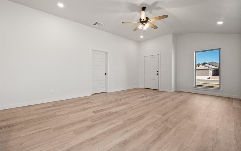 2010 Cottonwood Avenue, Wolfforth, TX 79382, 3 Bedrooms Bedrooms, ,2 BathroomsBathrooms,Residential,For Sale,2010 Cottonwood Avenue,0,202562540