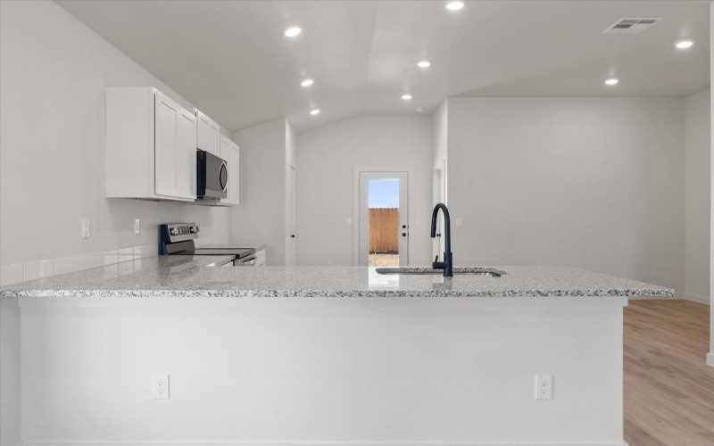 2010 Cottonwood Avenue, Wolfforth, TX 79382, 3 Bedrooms Bedrooms, ,2 BathroomsBathrooms,Residential,For Sale,2010 Cottonwood Avenue,0,202562540