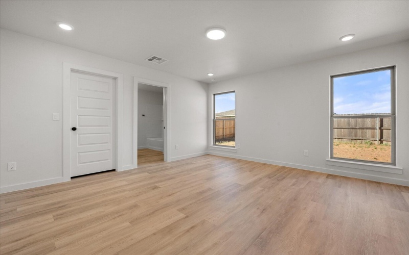 2009 Cottonwood Avenue, Wolfforth, TX 79382, 3 Bedrooms Bedrooms, ,2 BathroomsBathrooms,Residential,For Sale,2009 Cottonwood Avenue,0,202562541