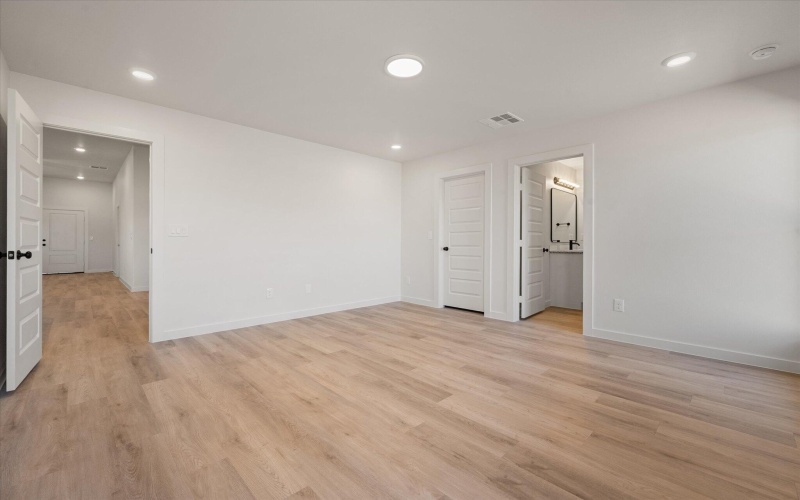 2009 Cottonwood Avenue, Wolfforth, TX 79382, 3 Bedrooms Bedrooms, ,2 BathroomsBathrooms,Residential,For Sale,2009 Cottonwood Avenue,0,202562541