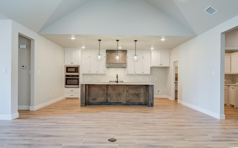 7805 54th Street, Lubbock, TX 79407, 4 Bedrooms Bedrooms, ,3 BathroomsBathrooms,Residential,For Sale,7805 54th Street,0,202562546