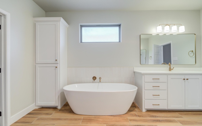 7805 54th Street, Lubbock, TX 79407, 4 Bedrooms Bedrooms, ,3 BathroomsBathrooms,Residential,For Sale,7805 54th Street,0,202562546