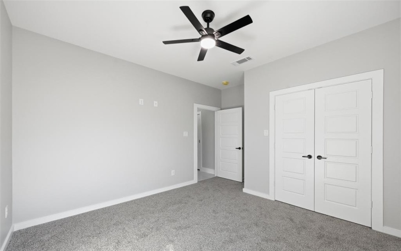 805 NE 31, Grand Prairie, TX 75050, 4 Habitaciones Habitaciones , ,2 BañosBaños,Residential,En Venta,805 NE 31,0,21097388