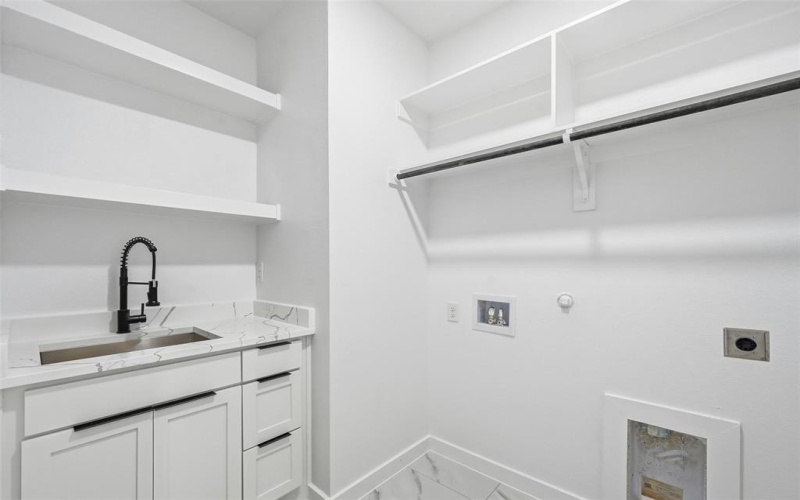 805 NE 31, Grand Prairie, TX 75050, 4 Habitaciones Habitaciones , ,2 BañosBaños,Residential,En Venta,805 NE 31,0,21097388