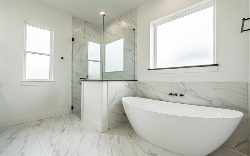 536 Helena Drive, Granbury, TX 76048, 4 Habitaciones Habitaciones , ,3 BañosBaños,Residential,En Venta,536 Helena Drive,0,21102198