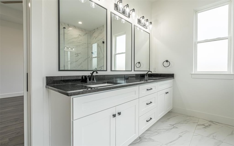 536 Helena Drive, Granbury, TX 76048, 4 Habitaciones Habitaciones , ,3 BañosBaños,Residential,En Venta,536 Helena Drive,0,21102198