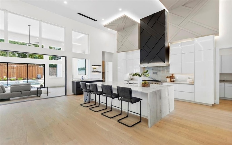 11314 Hillcrest Road, Dallas, TX 75230, 5 Bedrooms Bedrooms, ,6 BathroomsBathrooms,Residential,For Sale,11314 Hillcrest Road,0,21102279