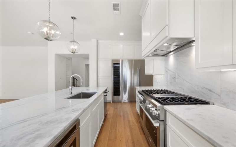 9613 Latour Lane, Fort Worth, TX 76126, 4 Bedrooms Bedrooms, ,5 BathroomsBathrooms,Residential,For Sale,9613 Latour Lane,0,21102294