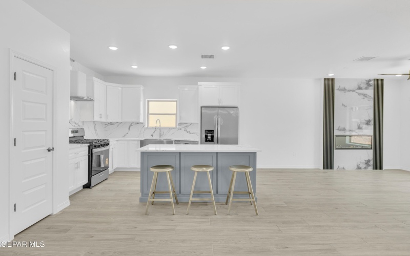 871 COUNTRY CLUB Road unit: 1C #1C, El Paso, TX 79932, 2 Habitaciones Habitaciones , ,2 BañosBaños,Residential Multi Family,En Venta,871 COUNTRY CLUB Road unit: 1C,0,910145