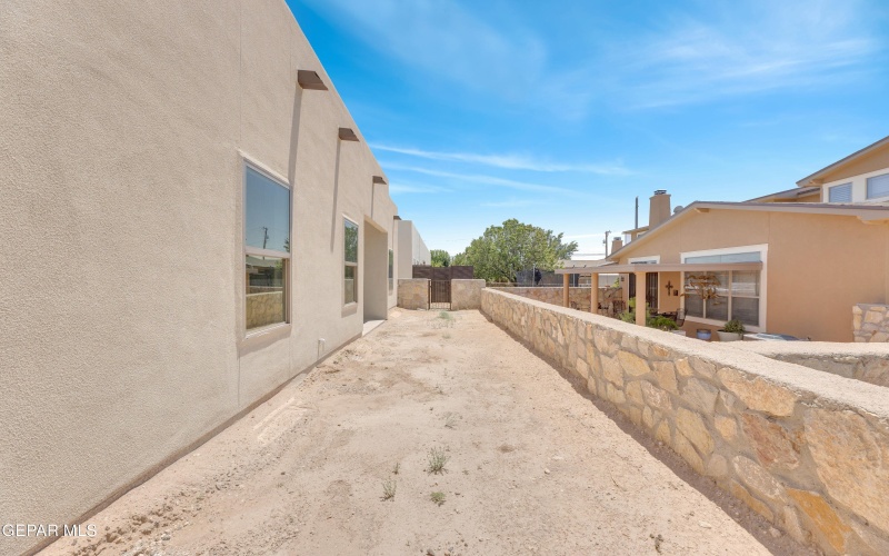 871 COUNTRY CLUB Road unit: 1C #1C, El Paso, TX 79932, 2 Habitaciones Habitaciones , ,2 BañosBaños,Residential Multi Family,En Venta,871 COUNTRY CLUB Road unit: 1C,0,910145