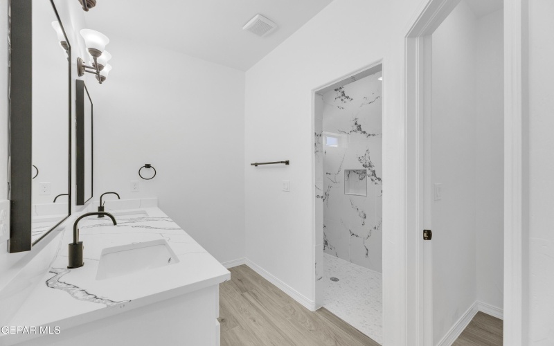 871 COUNTRY CLUB Road unit: 1C #1C, El Paso, TX 79932, 2 Habitaciones Habitaciones , ,2 BañosBaños,Residential Multi Family,En Venta,871 COUNTRY CLUB Road unit: 1C,0,910145