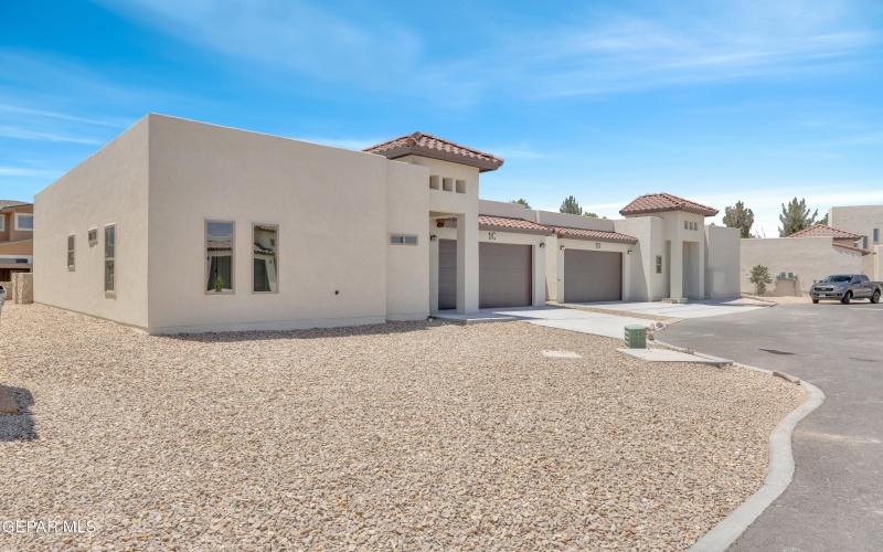 871 COUNTRY CLUB Road unit: 1C #1C, El Paso, TX 79932, 2 Habitaciones Habitaciones , ,2 BañosBaños,Residential Multi Family,En Venta,871 COUNTRY CLUB Road unit: 1C,0,910145