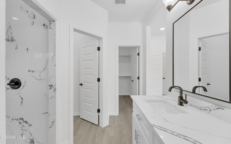 871 COUNTRY CLUB Road unit: 1C #1C, El Paso, TX 79932, 2 Habitaciones Habitaciones , ,2 BañosBaños,Residential Multi Family,En Venta,871 COUNTRY CLUB Road unit: 1C,0,910145