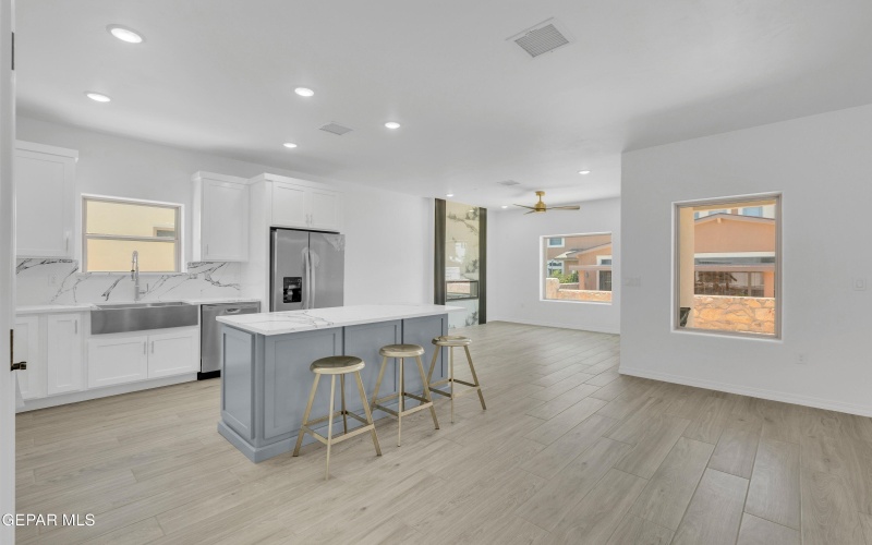 871 COUNTRY CLUB Road unit: 1C #1C, El Paso, TX 79932, 2 Habitaciones Habitaciones , ,2 BañosBaños,Residential Multi Family,En Venta,871 COUNTRY CLUB Road unit: 1C,0,910145