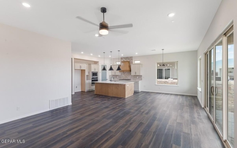 305 Rio Pinsaqui Court, El Paso, TX 79932, 4 Habitaciones Habitaciones , ,2 BañosBaños,Residential,En Venta,305 Rio Pinsaqui Court,0,919944