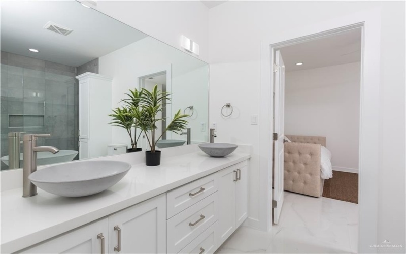 5703 N 44th Lane, McAllen, TX 78504, 3 Bedrooms Bedrooms, ,3 BathroomsBathrooms,Residential,For Sale,5703 N 44th Lane,0,486074