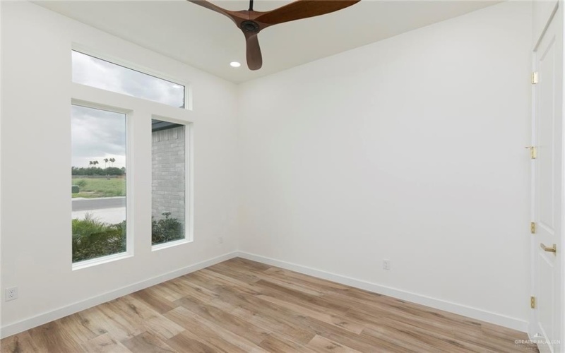 5706 N 44th Lane, McAllen, TX 78504, 3 Bedrooms Bedrooms, ,2 BathroomsBathrooms,Residential,For Sale,5706 N 44th Lane,0,486078