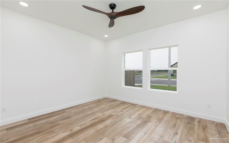 5706 N 44th Lane, McAllen, TX 78504, 3 Bedrooms Bedrooms, ,2 BathroomsBathrooms,Residential,For Sale,5706 N 44th Lane,0,486078