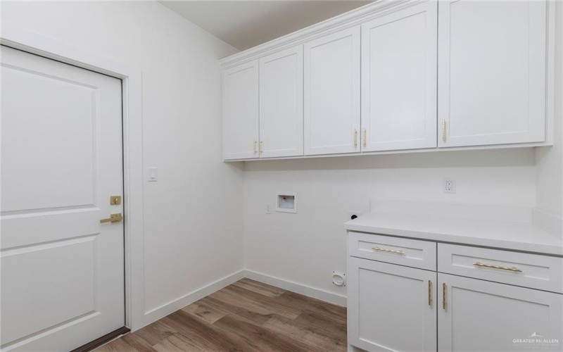 5706 N 44th Lane, McAllen, TX 78504, 3 Bedrooms Bedrooms, ,2 BathroomsBathrooms,Residential,For Sale,5706 N 44th Lane,0,486078