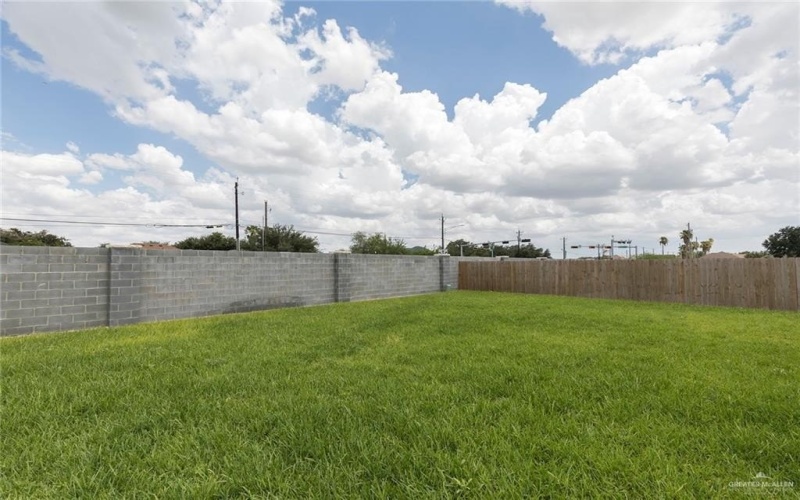 5706 N 44th Lane, McAllen, TX 78504, 3 Bedrooms Bedrooms, ,2 BathroomsBathrooms,Residential,For Sale,5706 N 44th Lane,0,486078