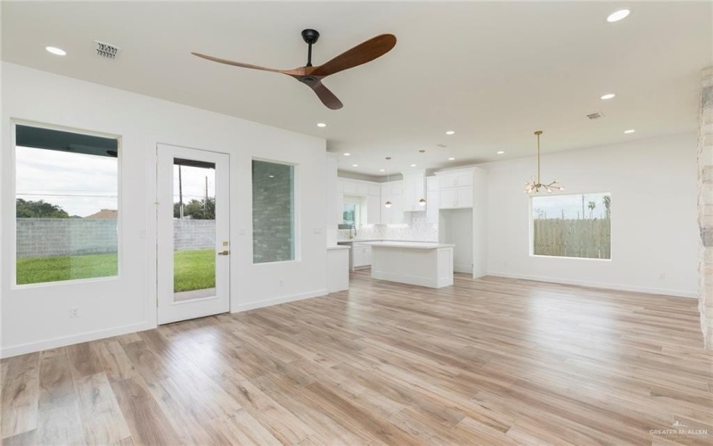 5706 N 44th Lane, McAllen, TX 78504, 3 Bedrooms Bedrooms, ,2 BathroomsBathrooms,Residential,For Sale,5706 N 44th Lane,0,486078