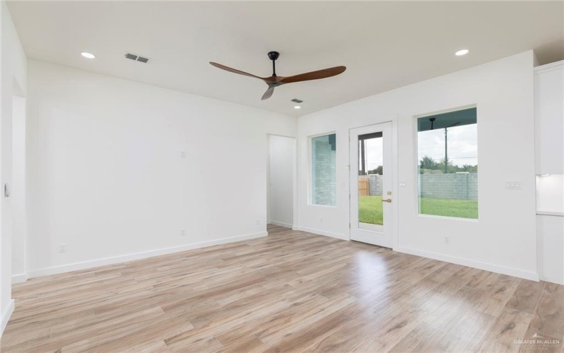 5706 N 44th Lane, McAllen, TX 78504, 3 Bedrooms Bedrooms, ,2 BathroomsBathrooms,Residential,For Sale,5706 N 44th Lane,0,486078