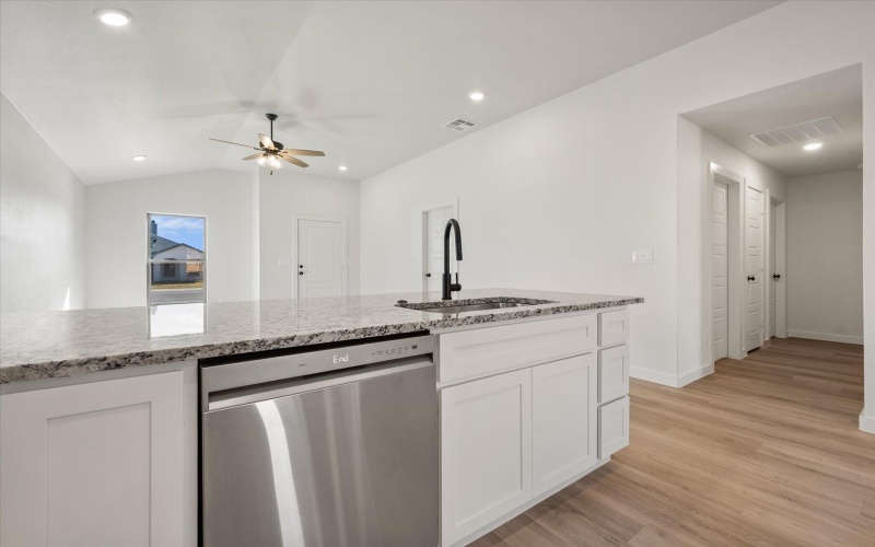 7206 8th Street, Lubbock, TX 79416, 3 Bedrooms Bedrooms, ,2 BathroomsBathrooms,Residential,For Sale,7206 8th Street,0,202562552