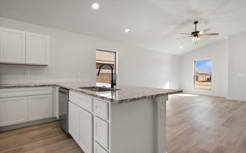 7206 8th Street, Lubbock, TX 79416, 3 Bedrooms Bedrooms, ,2 BathroomsBathrooms,Residential,For Sale,7206 8th Street,0,202562552