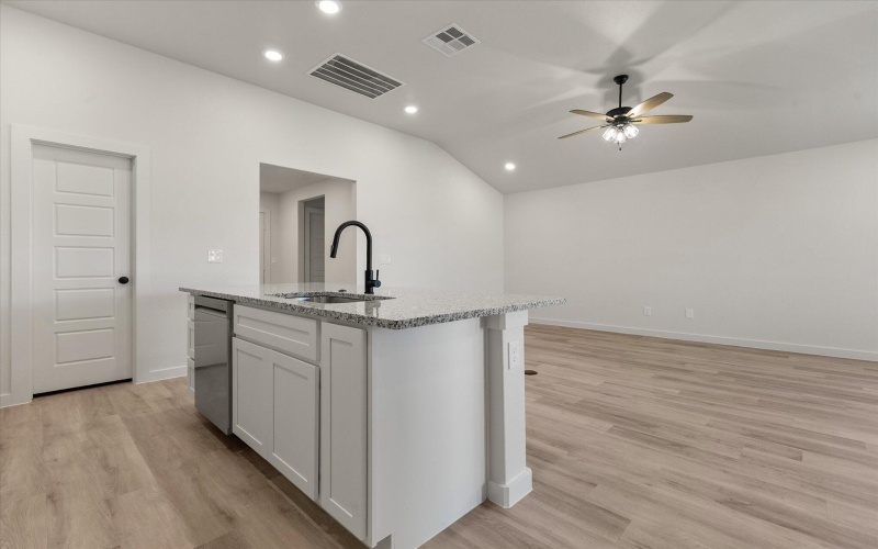 7212 8th Street, Lubbock, TX 79416, 4 Habitaciones Habitaciones , ,2 BañosBaños,Residential,En Venta,7212 8th Street,0,202562553