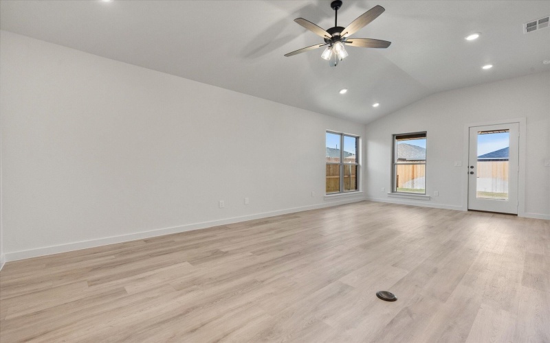 7212 8th Street, Lubbock, TX 79416, 4 Habitaciones Habitaciones , ,2 BañosBaños,Residential,En Venta,7212 8th Street,0,202562553