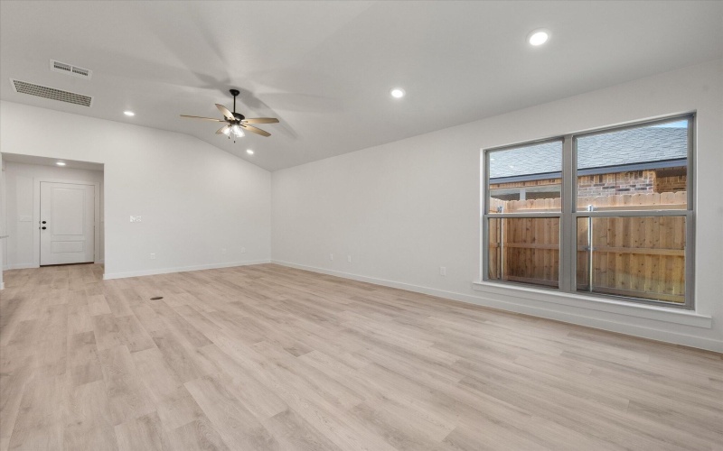 7212 8th Street, Lubbock, TX 79416, 4 Habitaciones Habitaciones , ,2 BañosBaños,Residential,En Venta,7212 8th Street,0,202562553