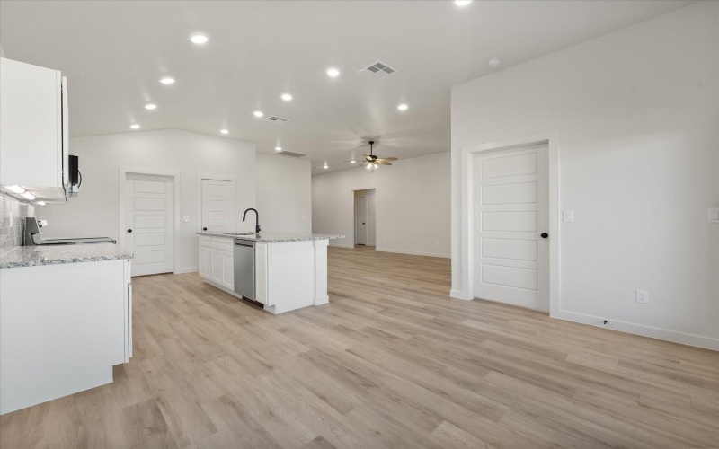 7208 8th Street, Lubbock, TX 79416, 3 Habitaciones Habitaciones , ,2 BañosBaños,Residential,En Venta,7208 8th Street,0,202562554