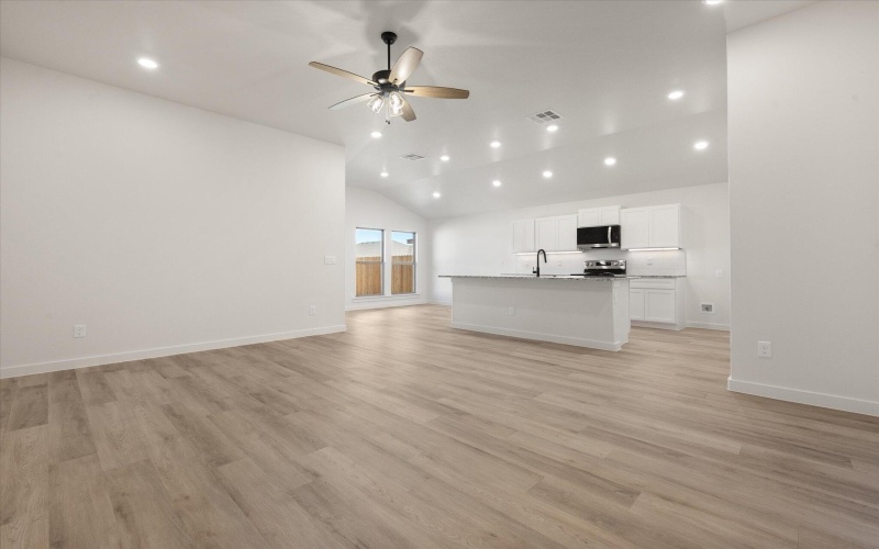 7208 8th Street, Lubbock, TX 79416, 3 Habitaciones Habitaciones , ,2 BañosBaños,Residential,En Venta,7208 8th Street,0,202562554