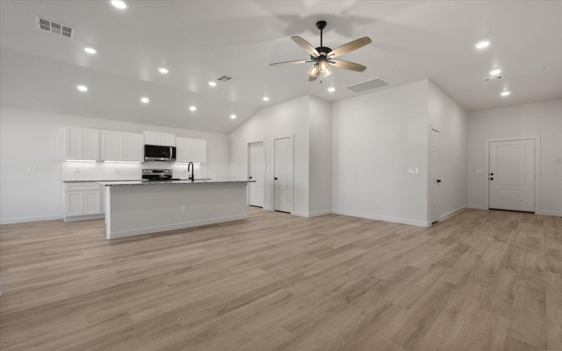 7208 8th Street, Lubbock, TX 79416, 3 Habitaciones Habitaciones , ,2 BañosBaños,Residential,En Venta,7208 8th Street,0,202562554