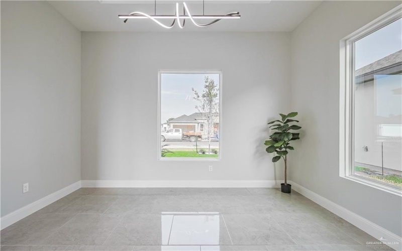 8043 N 50th Street, McAllen, TX 78504, 3 Bedrooms Bedrooms, ,2 BathroomsBathrooms,Residential,For Sale,8043 N 50th Street,470368