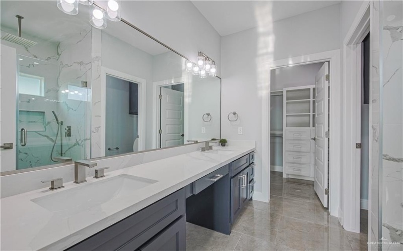 8043 N 50th Street, McAllen, TX 78504, 3 Bedrooms Bedrooms, ,2 BathroomsBathrooms,Residential,For Sale,8043 N 50th Street,470368