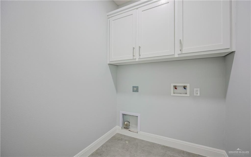 8043 N 50th Street, McAllen, TX 78504, 3 Bedrooms Bedrooms, ,2 BathroomsBathrooms,Residential,For Sale,8043 N 50th Street,470368