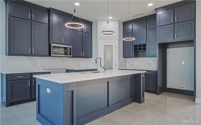 8043 N 50th Street, McAllen, TX 78504, 3 Bedrooms Bedrooms, ,2 BathroomsBathrooms,Residential,For Sale,8043 N 50th Street,470368