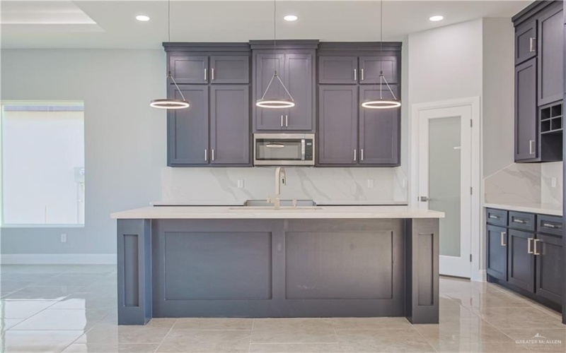 8043 N 50th Street, McAllen, TX 78504, 3 Bedrooms Bedrooms, ,2 BathroomsBathrooms,Residential,For Sale,8043 N 50th Street,470368