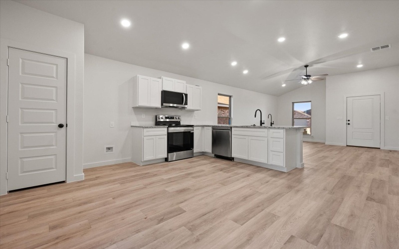 3010 139th Street, Lubbock, TX 79423, 3 Habitaciones Habitaciones , ,2 BañosBaños,Residential,En Venta,3010 139th Street,0,202562564