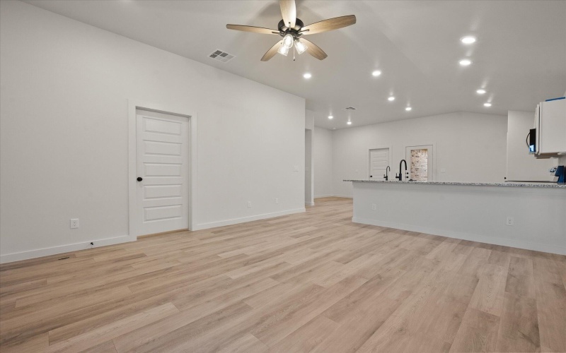 3010 139th Street, Lubbock, TX 79423, 3 Habitaciones Habitaciones , ,2 BañosBaños,Residential,En Venta,3010 139th Street,0,202562564